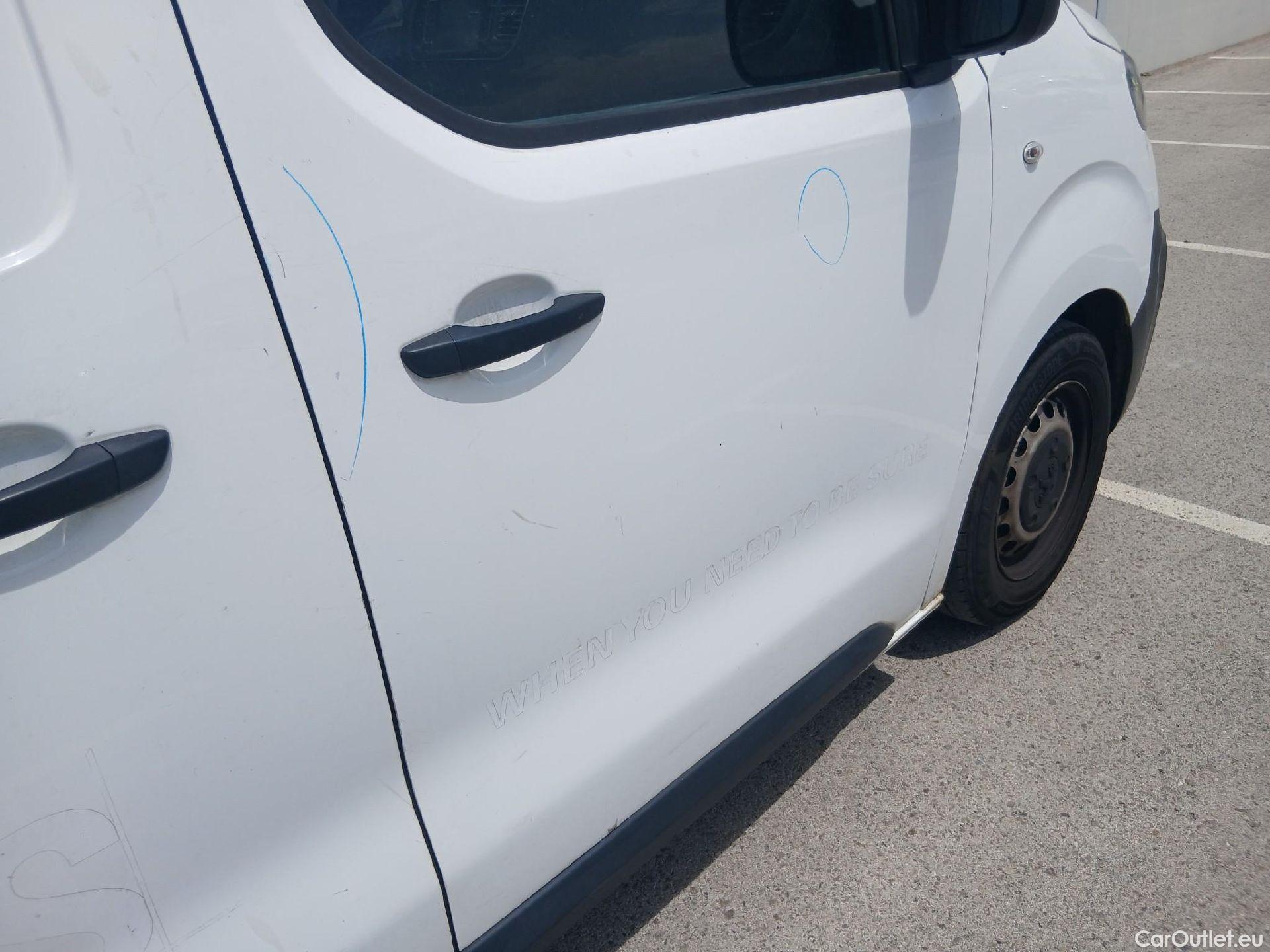  Peugeot  Expert PEUGEOT  / 2016 / 4P / furgón Furgón Premium 1.5 BlueHDi 120 Standard #38