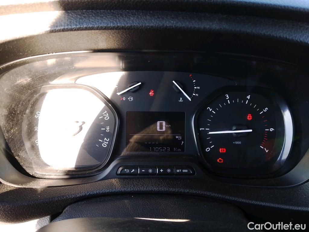  Peugeot  Expert PEUGEOT  / 2016 / 4P / furgón Furgón Premium 1.5 BlueHDi 120 Standard #35