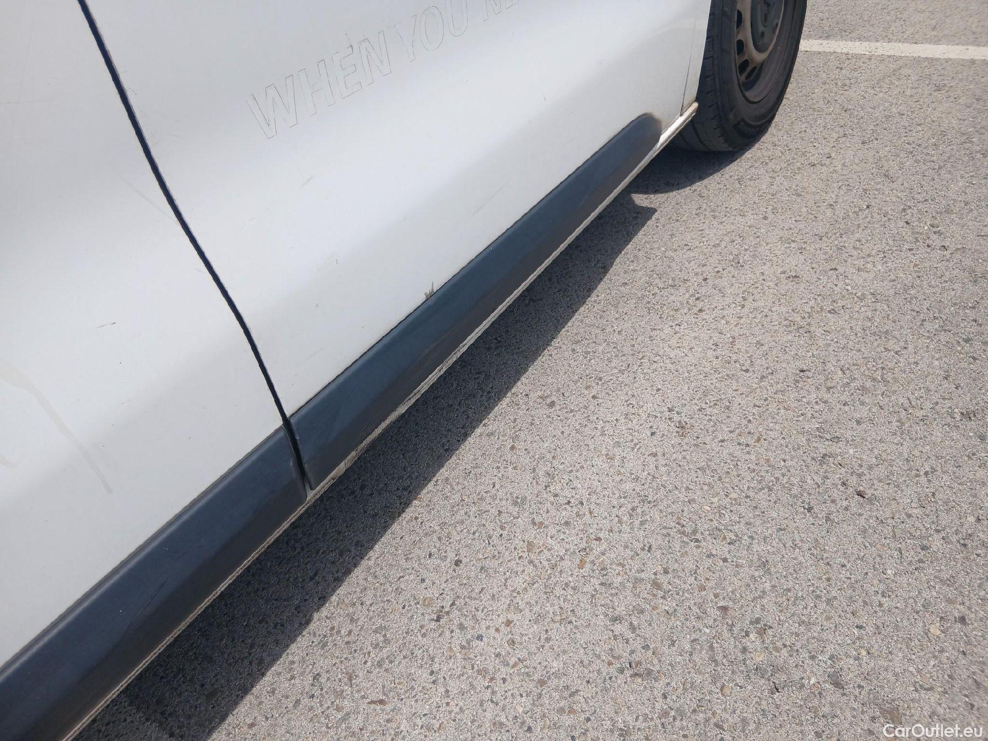 Peugeot  Expert PEUGEOT  / 2016 / 4P / furgón Furgón Premium 1.5 BlueHDi 120 Standard #34