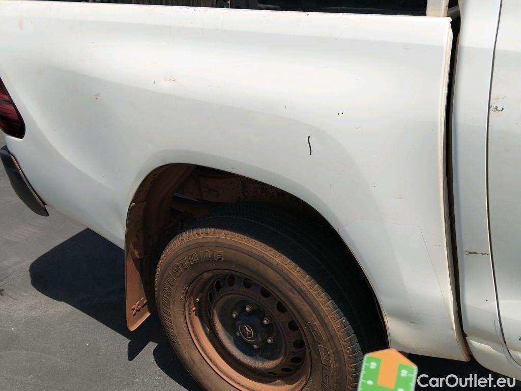  Toyota  Hilux TOYOTA  / 2016 / 4P / pickup 2.4 D-4D Cabina Doble GX #20