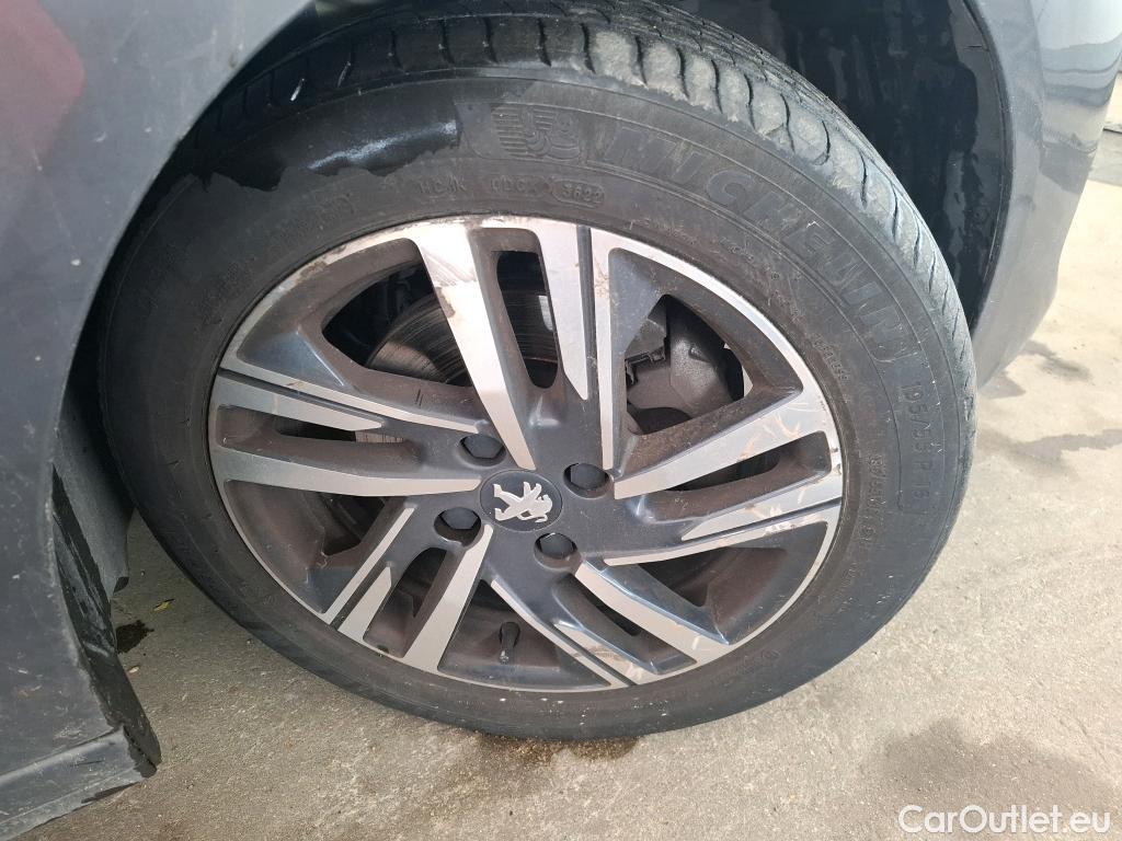  Peugeot  208  Allure Pack 1.2 PureTech 100CV BVA8 E6d #19