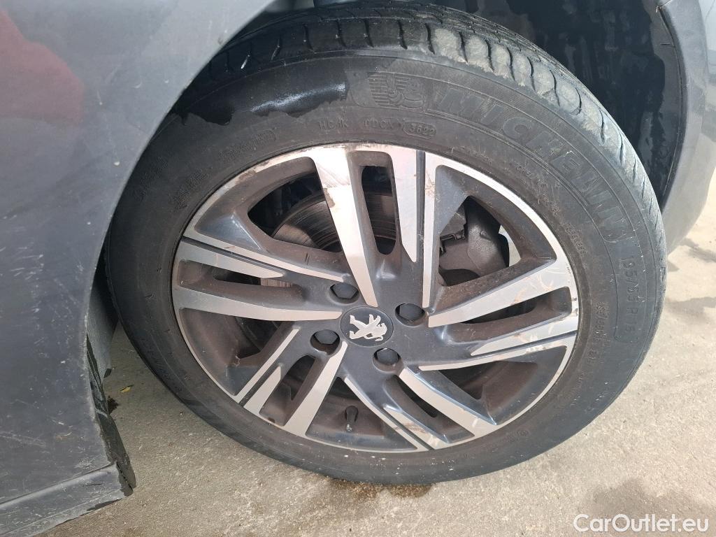  Peugeot  208  Allure Pack 1.2 PureTech 100CV BVA8 E6d #16
