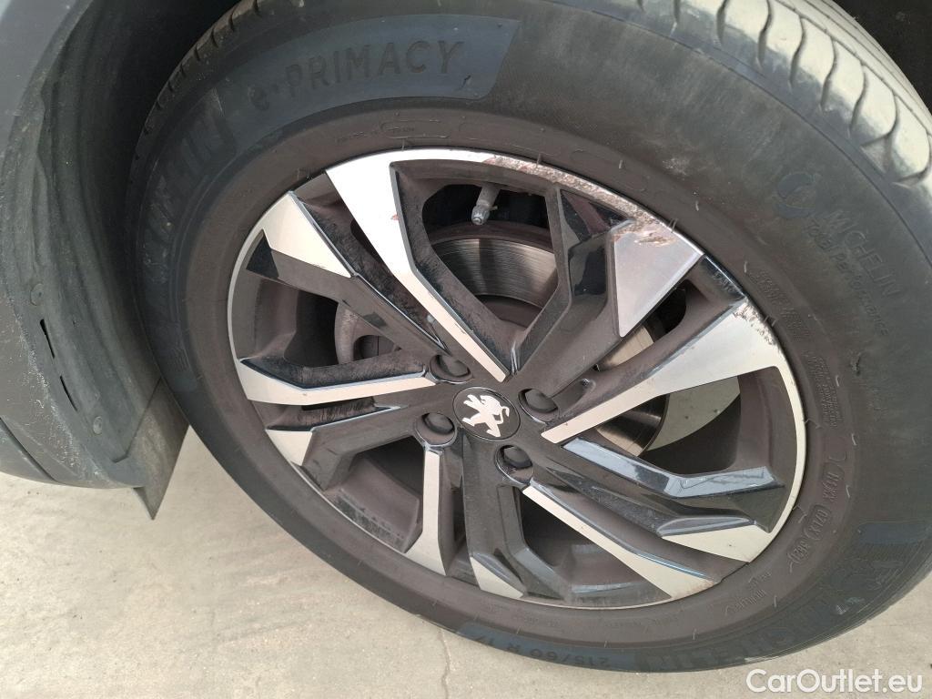  Peugeot  2008  Allure Business 1.2 PureTech 130CV BVM6 E6d #20