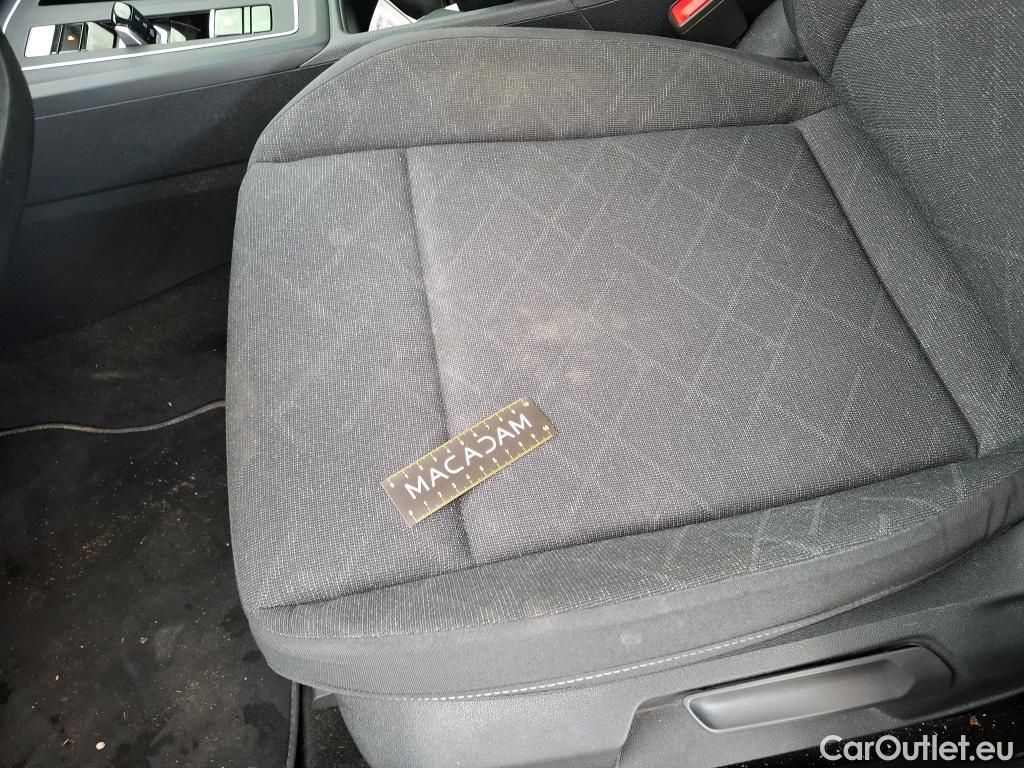  Volkswagen  Golf  VOLKSWAGEN / 2020 / 5P / Berline 1.0 eTSI OPF 110 DSG7 Life Business #25
