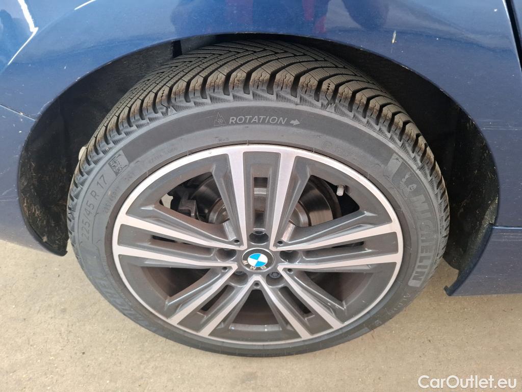  Bmw  Serie 1 Série 1 Berline 118 i Business Design 1.5 135CV BVA7 6E #26