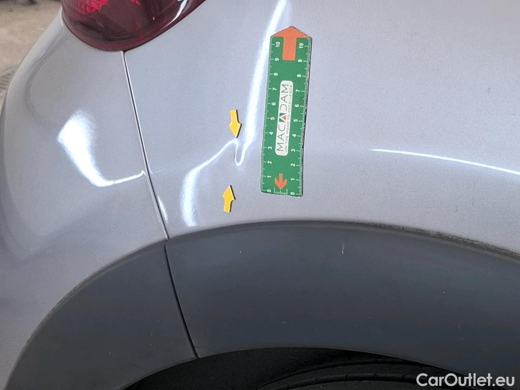  Citroen  C3  Shine Business 1.2 PureTech 80CV BVM5 E6d #8