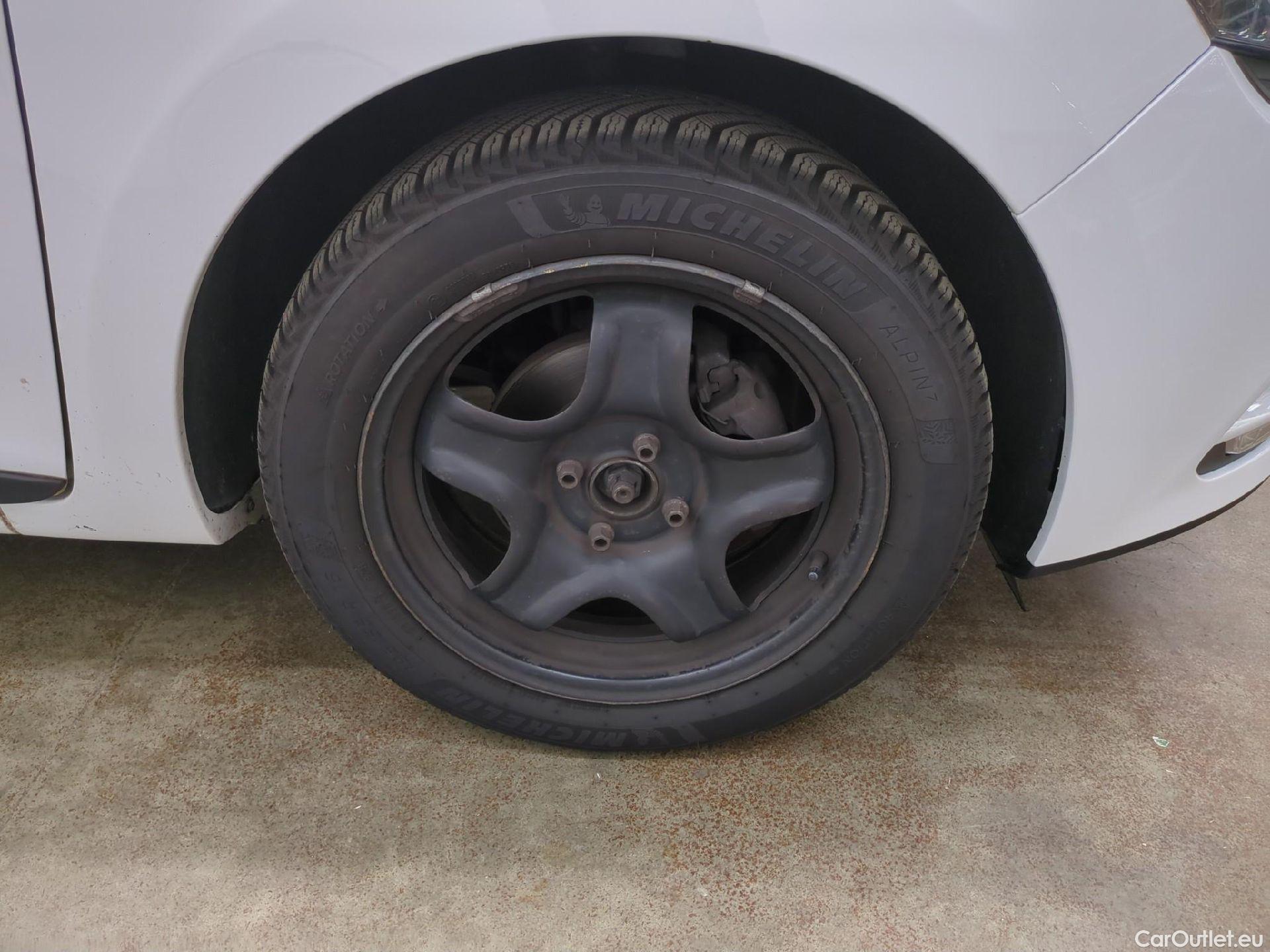  Renault  Clio  IV Business 0.9 TCe 90CV BVM5 E6 #6