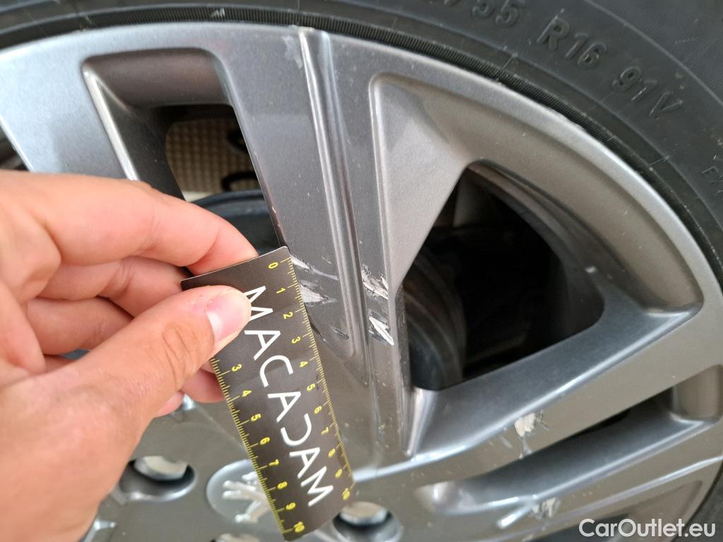  Peugeot  208 PEUGEOT  / 2019 / 5P / Berline Puretech 75 S&S Active Business #63