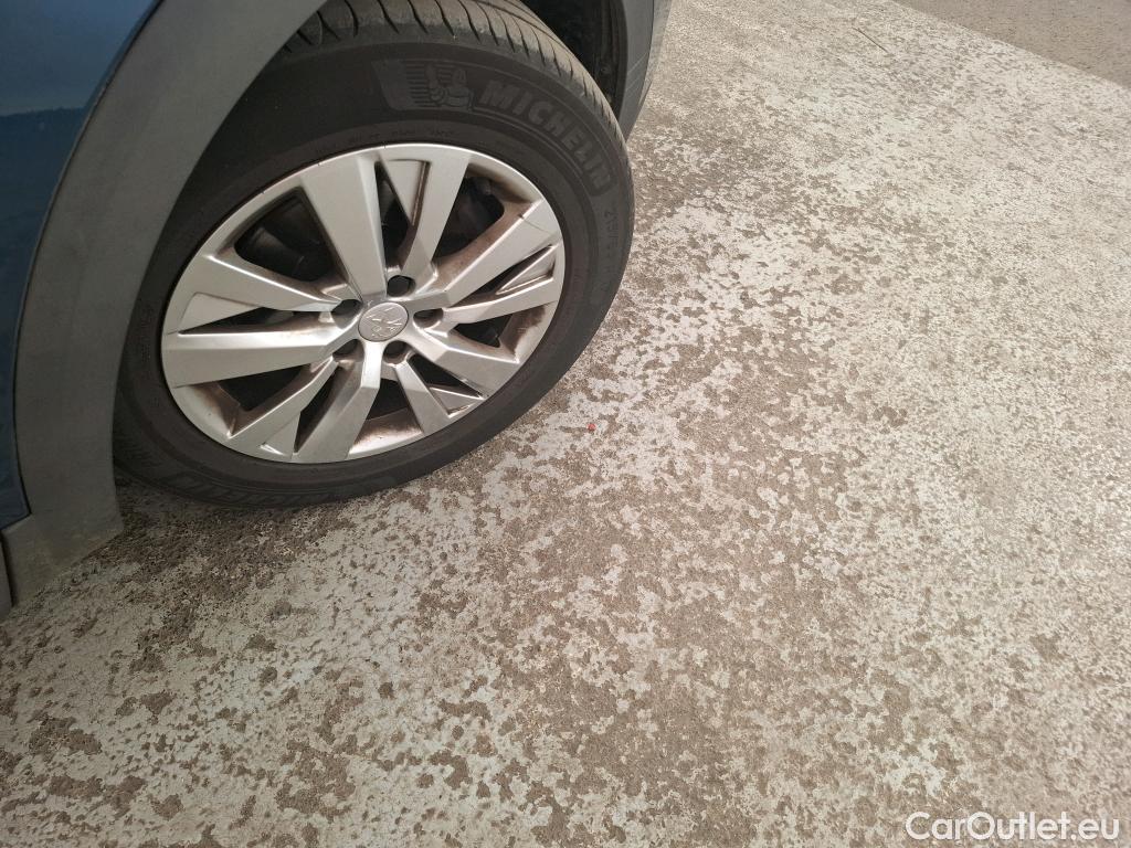  Peugeot  5008  Active Pack 1.5 HDi 130CV BVA8 7 Sieges E6d #47