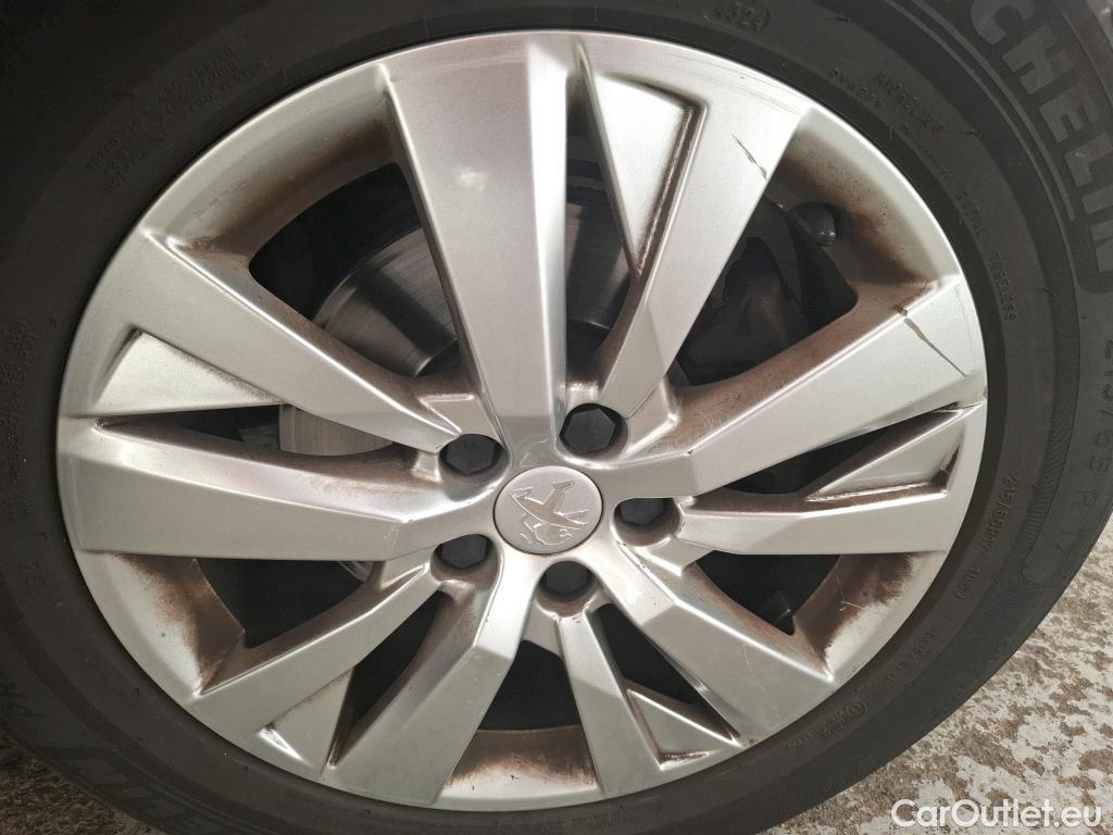  Peugeot  5008  Active Pack 1.5 HDi 130CV BVA8 7 Sieges E6d #48