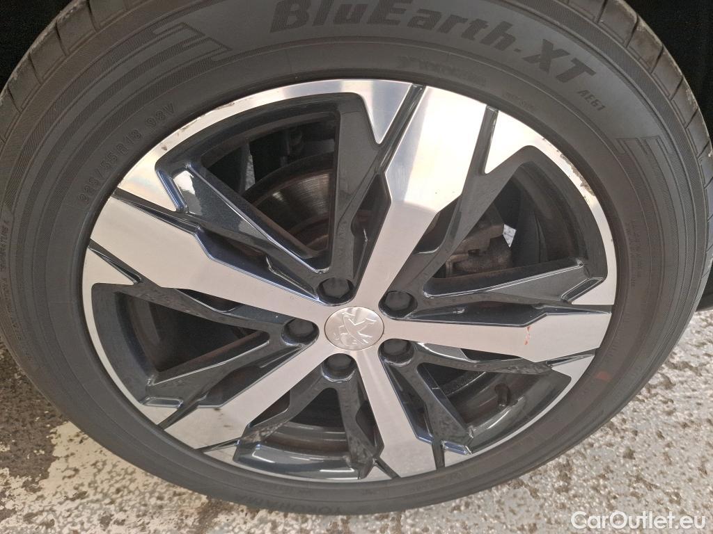  Peugeot  5008  Allure 1.2 PureTech 130CV BVA8 7 Sieges E6d #31