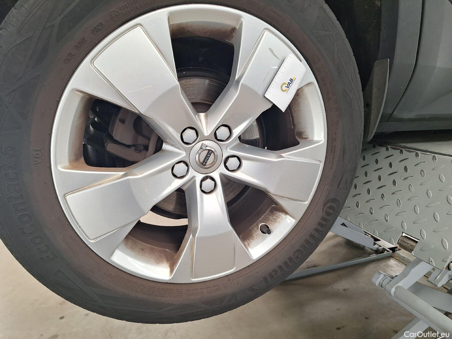  Volvo  XC 40 Volvo, XC40 '17, Volvo XC40 D3 Momentum Pro 5d #28