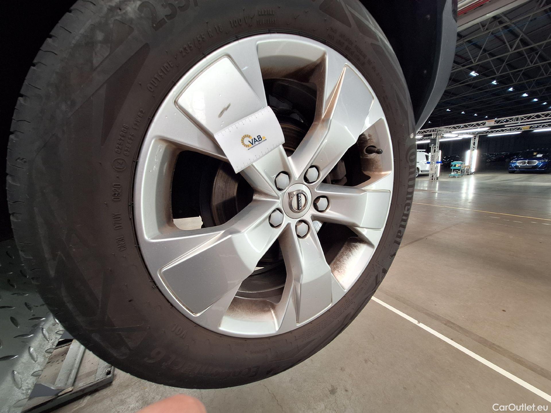  Volvo  XC 40 Volvo, XC40 '17, Volvo XC40 D3 Momentum Pro 5d #24