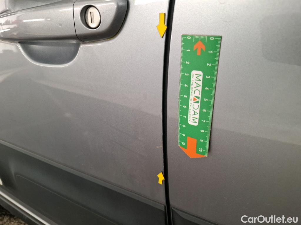  Citroen  C3  Shine Business 1.2 PureTech 110CV BVA6 E6d #2