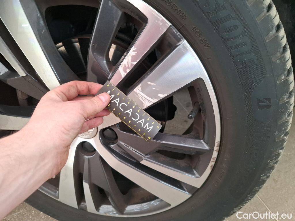  Peugeot  3008  Allure Pack 1.2 PureTech 130CV BVM6 E6d #13