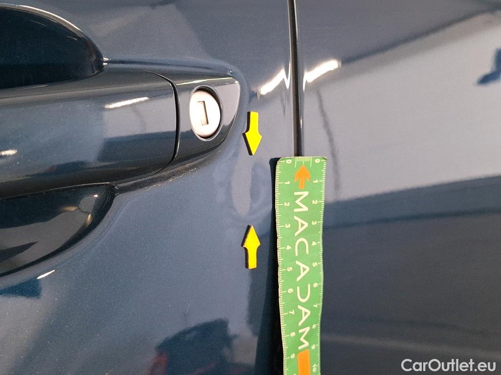  Peugeot  3008  Active Pack 1.2 PureTech 130CV BVA8 E6d #13
