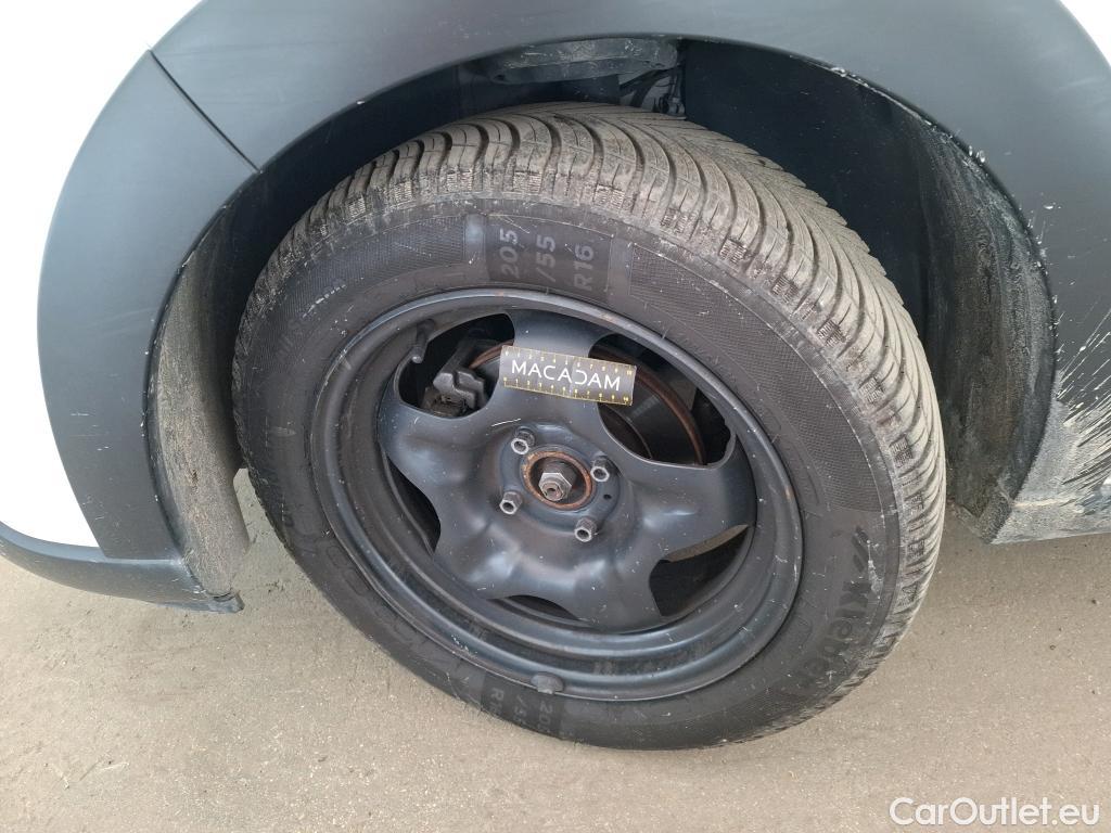  Citroen  C3 CITROEN  Société / 2020 / 5P / Berline PureTech 83 BVM Feel Nav (Ex 6958) #18