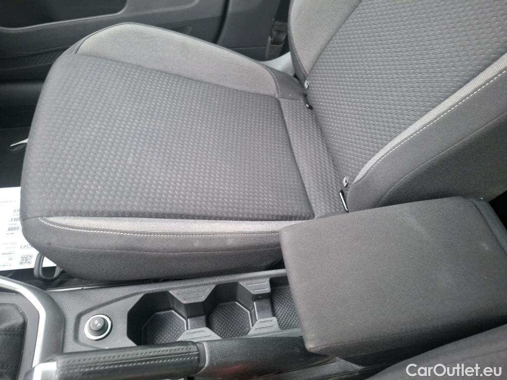  Volkswagen  Taigo  Life Business 1.0 TSI 110CV BVA7 E6d #5
