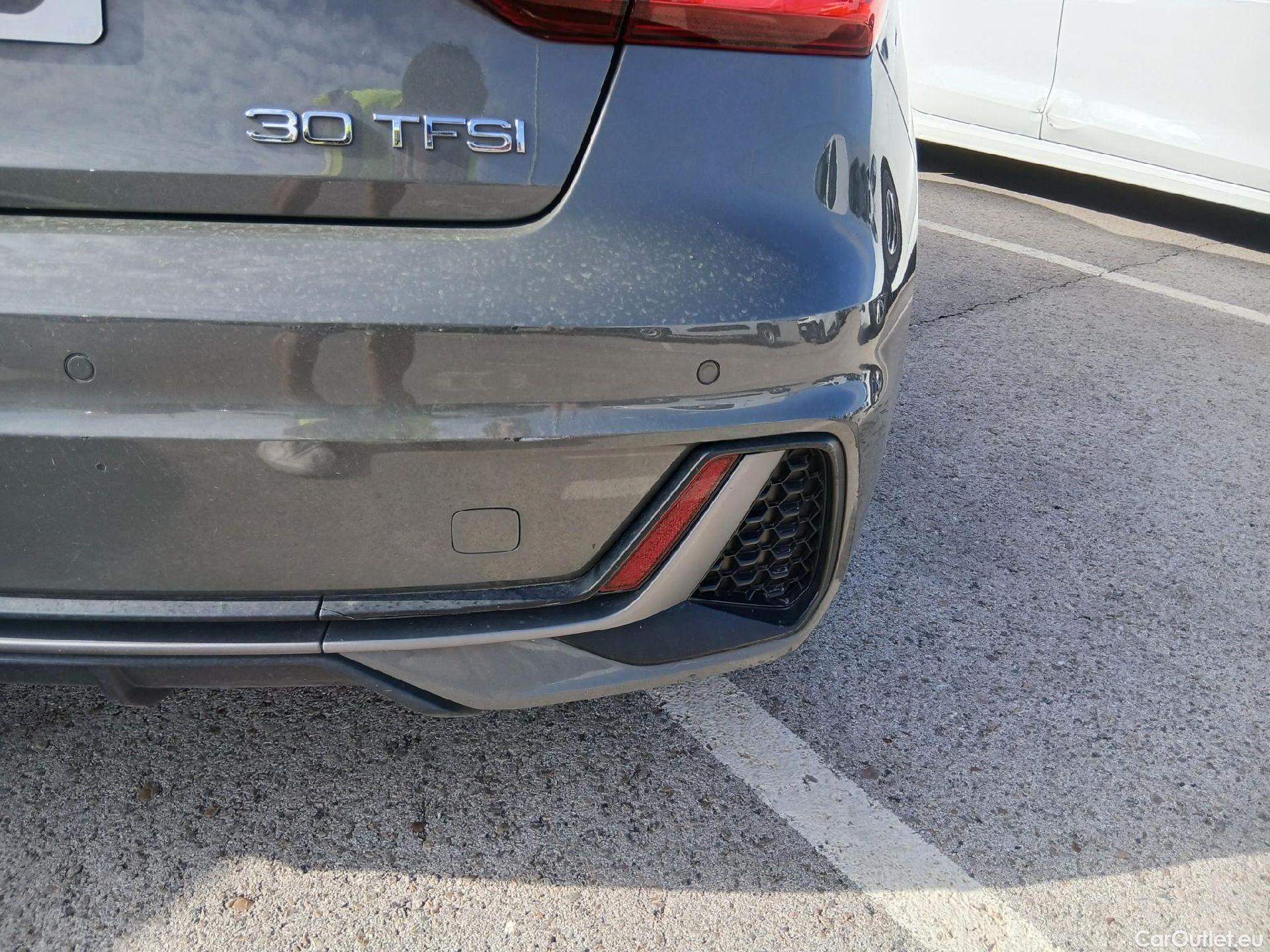  Audi  A1 Sportback AUDI A1 / 2018 / 5P / berlina con portón Sportback Adrenalin 30 TFSI 81kW (110CV)(SP) #38