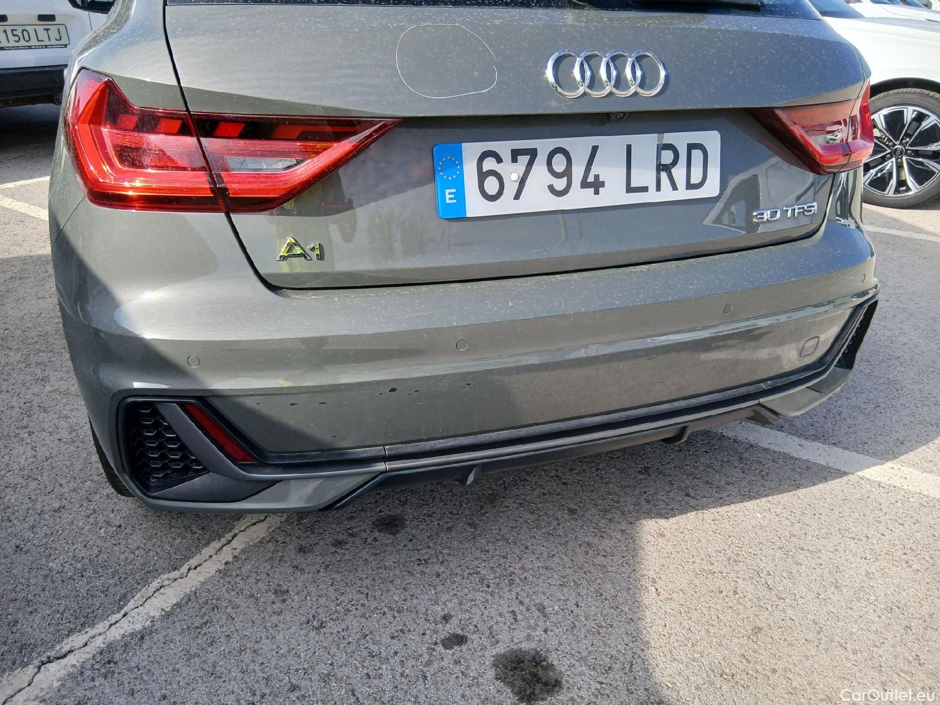  Audi  A1 Sportback AUDI A1 / 2018 / 5P / berlina con portón Sportback Adrenalin 30 TFSI 81kW (110CV)(SP) #34