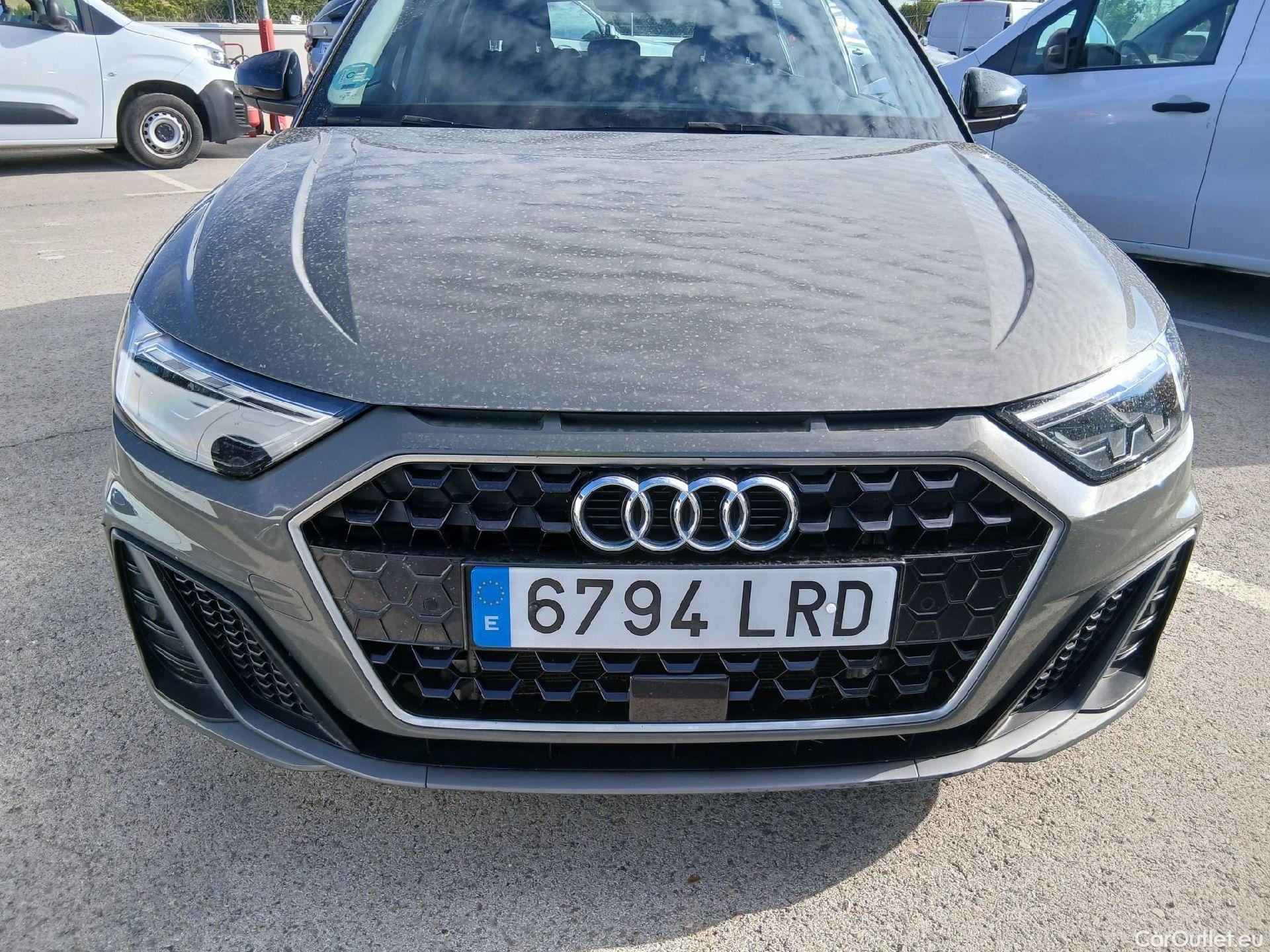  Audi  A1 Sportback AUDI A1 / 2018 / 5P / berlina con portón Sportback Adrenalin 30 TFSI 81kW (110CV)(SP) #8
