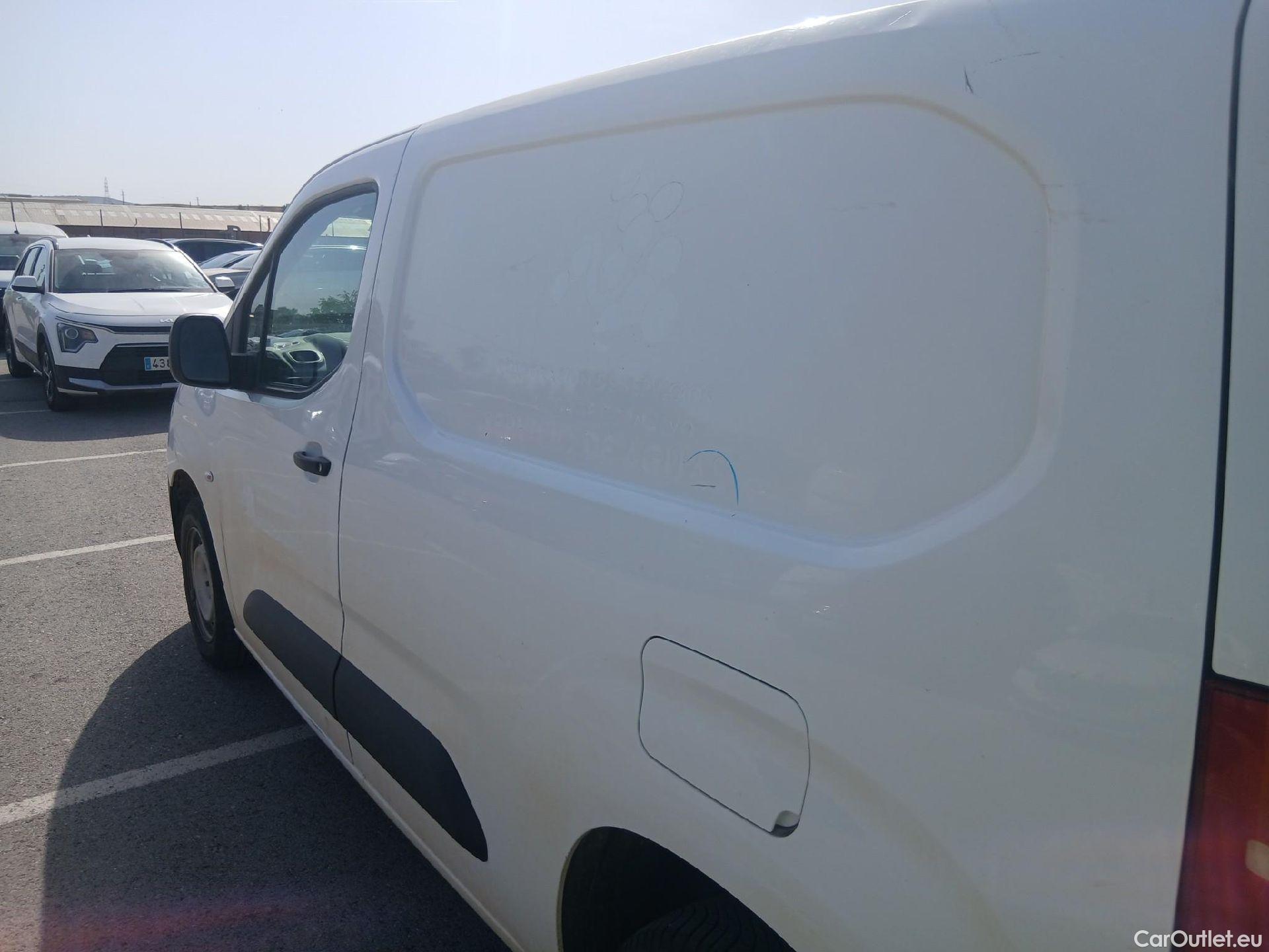  Citroen  Berlingo CITROEN  / 2018 / 3P / furgón derivado de turismo Talla M BlueHDi 100 CONTROL (AC2) #15