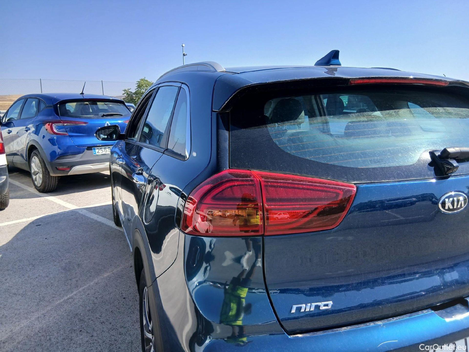  KIA  Niro KIA  / 2019 / 5P / crossover 1.6 GDi PHEV 104kW (141CV) Drive #31