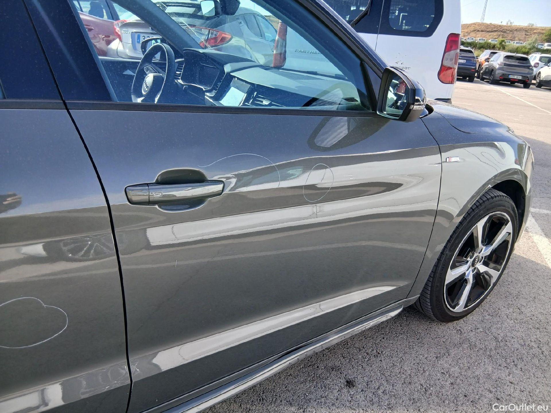  Audi  A1 Sportback AUDI A1 / 2018 / 5P / berlina con portón Sportback Adrenalin 30 TFSI 81kW (110CV)(SP) #49