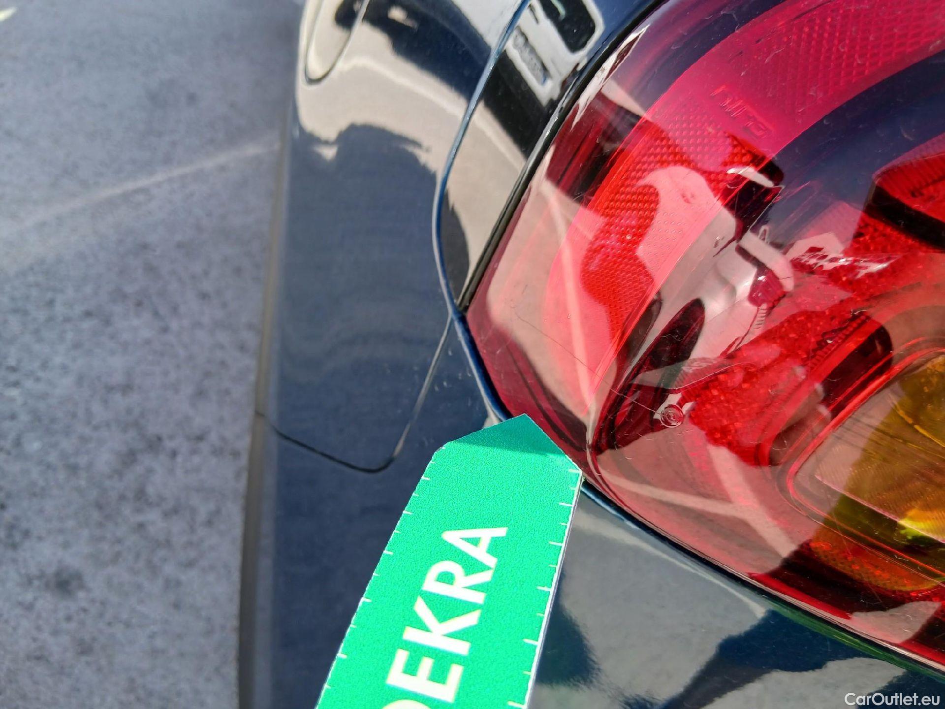  KIA  Niro KIA  / 2019 / 5P / crossover 1.6 GDi PHEV 104kW (141CV) Drive #30