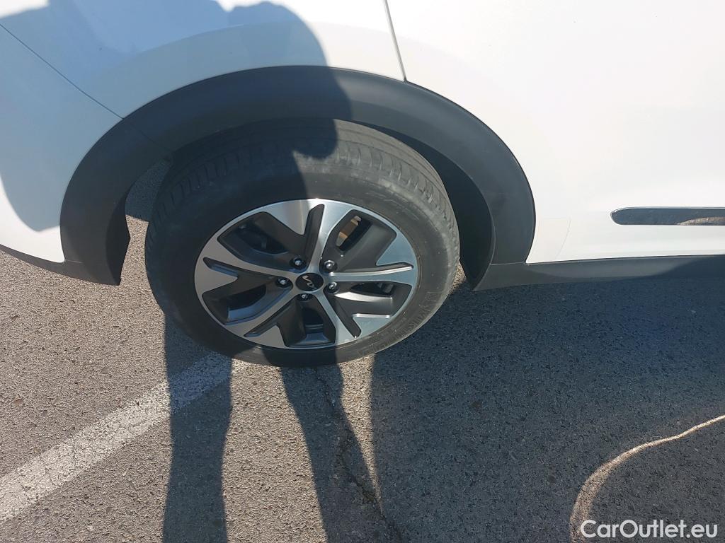  KIA  Niro KIA e- / 2016 / 5P / crossover e- 150kW (204CV) Drive (Long Range) #3