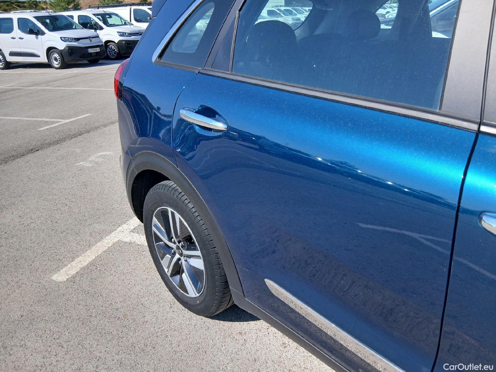  KIA  Niro KIA  / 2019 / 5P / crossover 1.6 GDi PHEV 104kW (141CV) Drive #37