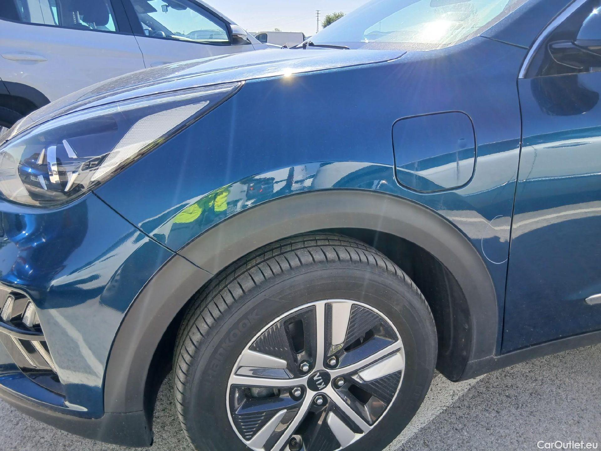  KIA  Niro KIA  / 2019 / 5P / crossover 1.6 GDi PHEV 104kW (141CV) Drive #8