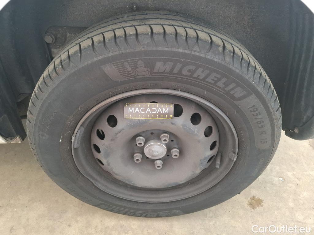  Renault  Kangoo  II Express Maxi Extra (Série Spéciale) 1.5 dCi 95CV BVM6 E6dT #32