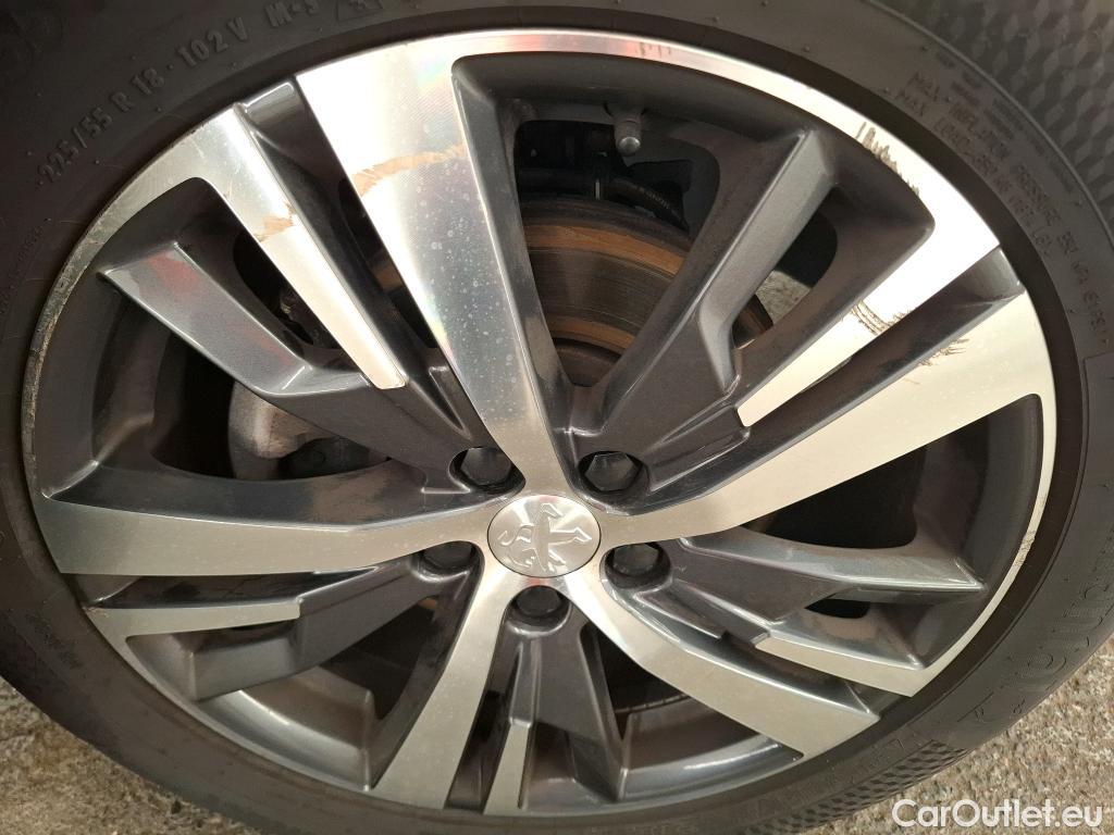  Peugeot  3008  Allure Pack 1.2 PureTech 130CV BVA8 E6d #18