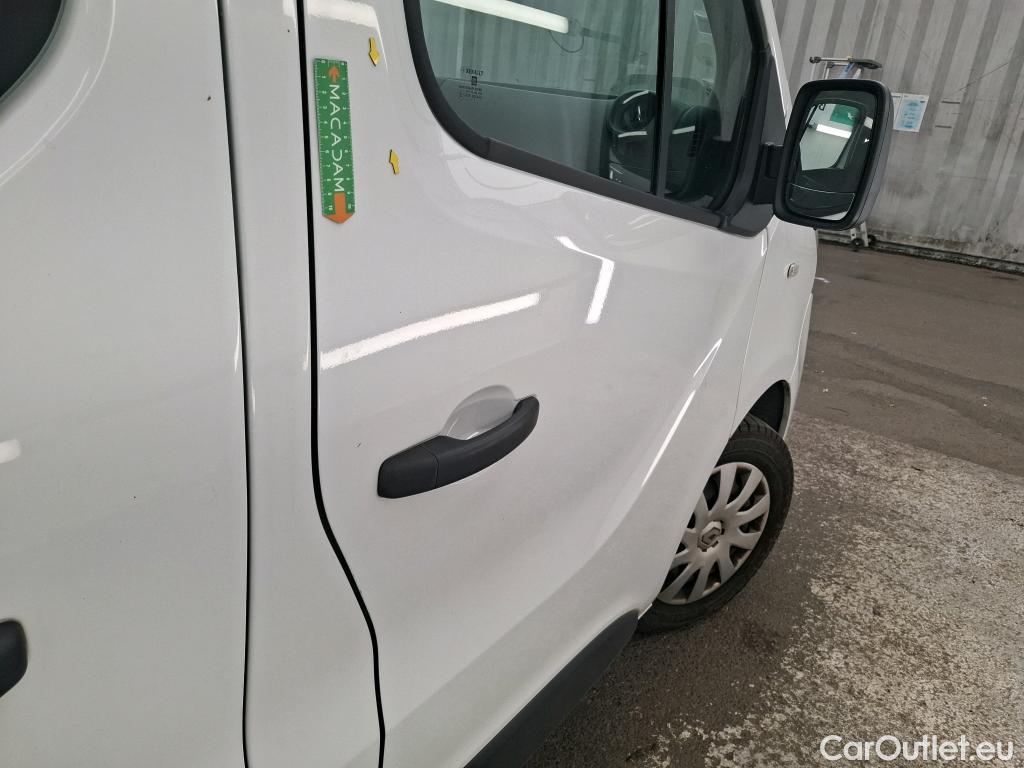  Renault  Trafic RENAULT  4p Combi Zen L1 dCi 115 #25