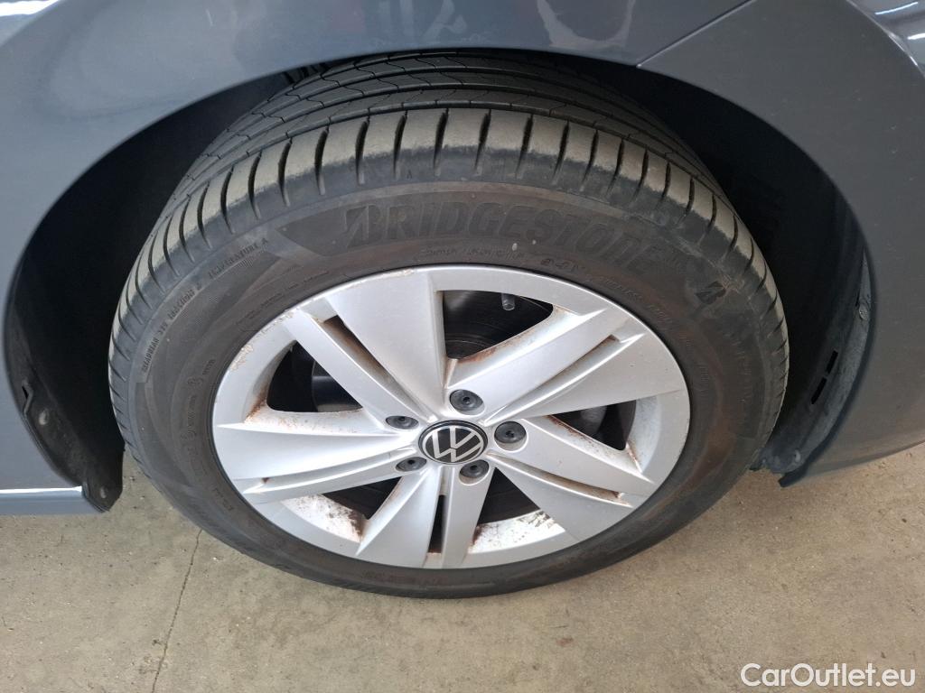  Volkswagen  Golf  VOLKSWAGEN / 2020 / 5P / Berline 2.0 TDI SCR 115 BVM6 Life Busi 1st #26