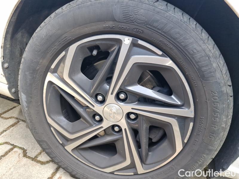  Hyundai  i30   cw (PD)(2017->)  kom.1.5T-GDI Smart 5d #18