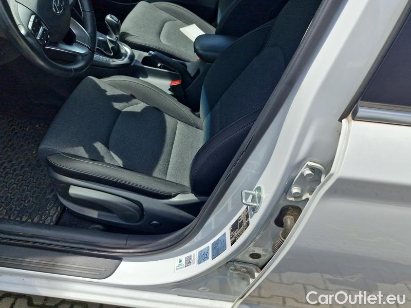  Hyundai  i30   cw (PD)(2017->)  kom.1.5T-GDI Smart 5d #6