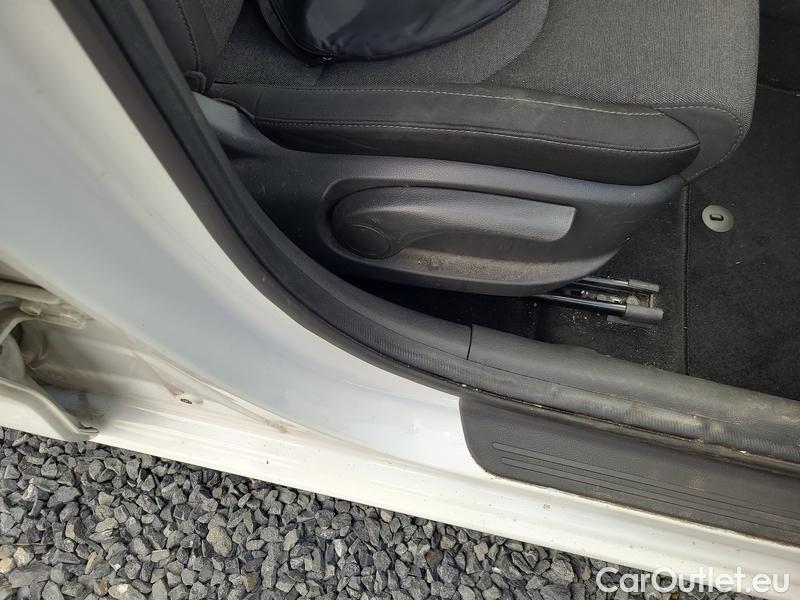  Hyundai  i30   cw (PD)(2017->)  kom.1.6CRDi 115 Smart #29