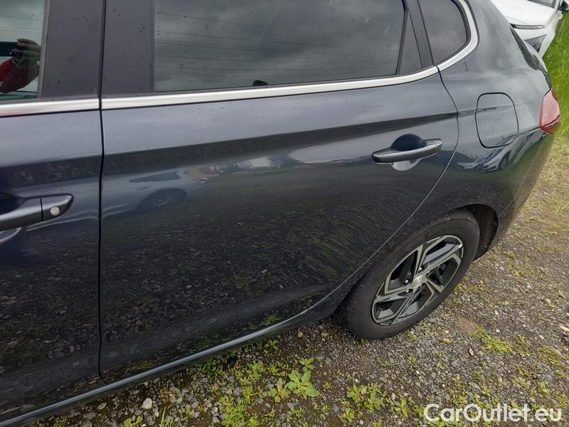  Hyundai  i30  Fastback (2018 ->)  FB 1.0TGDI 120 Smart AT #2