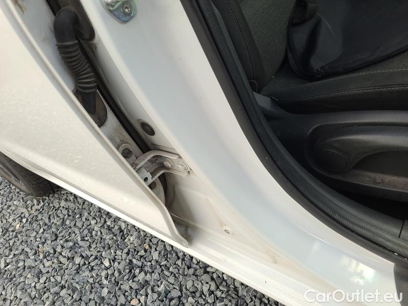  Hyundai  i30   cw (PD)(2017->)  kom.1.6CRDi 115 Smart #32