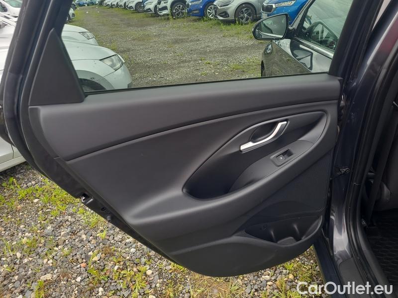  Hyundai  i30  Fastback (2018 ->)  FB 1.0TGDI 120 Smart AT #6