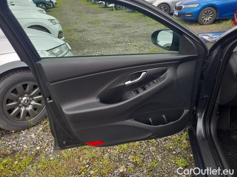  Hyundai  i30  Fastback (2018 ->)  FB 1.0TGDI 120 Smart AT #7
