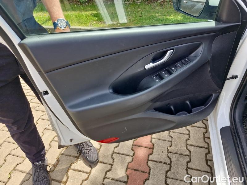  Hyundai  i30   cw (PD)(2017->)  kom.1.5T-GDI Smart 5d #5