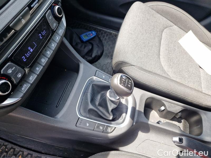  Hyundai  i30   cw (PD)(2017->)  kom.1.5T-GDI Smart 5d #10