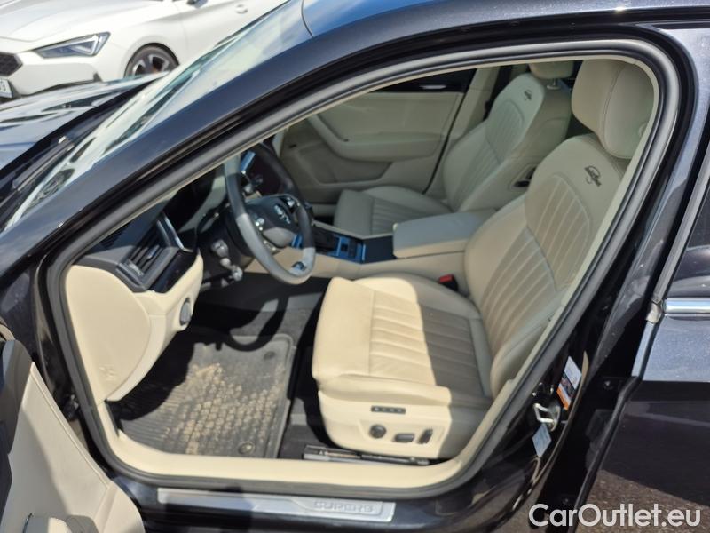  Skoda  Superb  (3V3)(2015) Supe.2.0TDI 147 L&K 4x4 Aut #11