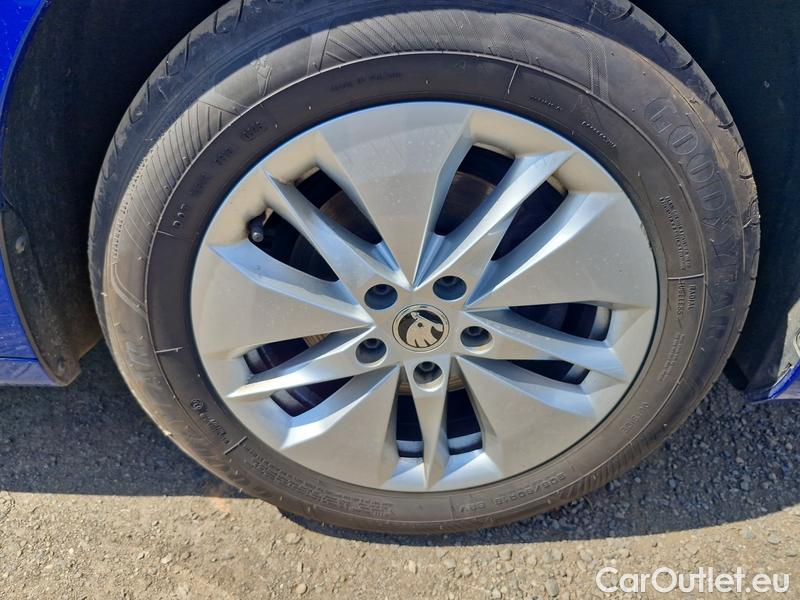  Skoda  Octavia  Combi (NX3)(2020) Oct.Combi 2.0TDI 85 Ambition #32
