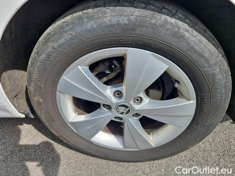 Skoda  Octavia  Combi (NX3)(2020) Oct.Combi 1.5TSI 110 Active #12