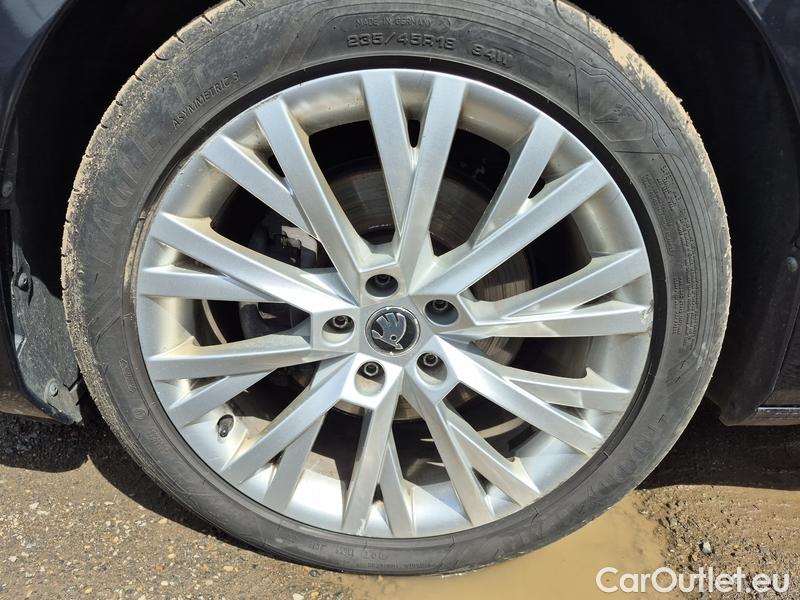  Skoda  Superb  (3V3)(2015) Supe.2.0TDI 147 L&K 4x4 Aut #7