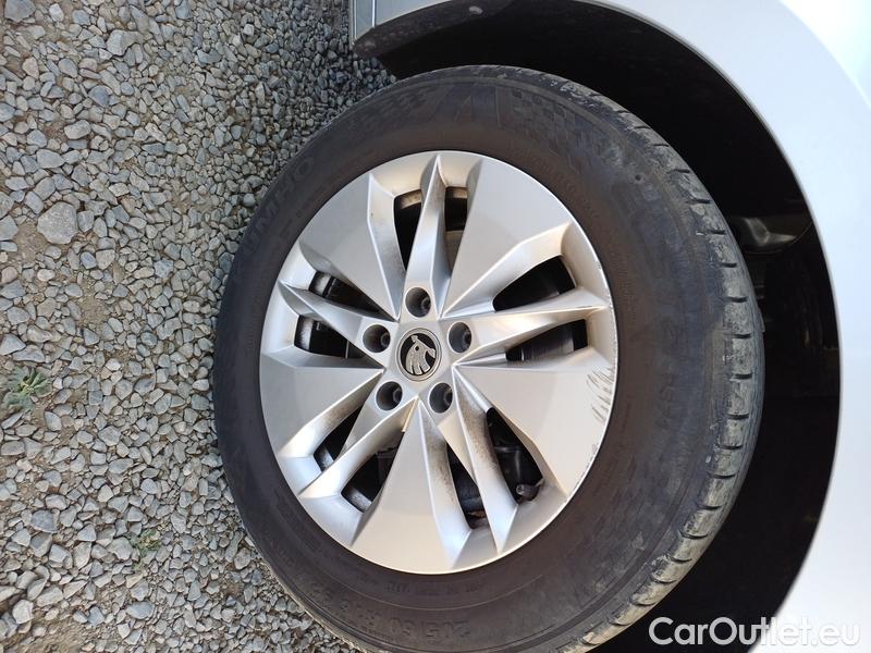  Skoda  Octavia  Combi (NX3)(2020) Oct.C.2.0TDI 110 4x4 Ambit AT #19